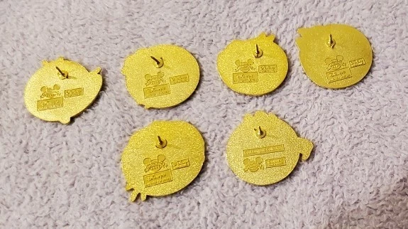 Disney Inner Tube Cast Lanyard Pin Set Mickey Minnie Donald Daisy Pluto Goofy - Image 2 of 2