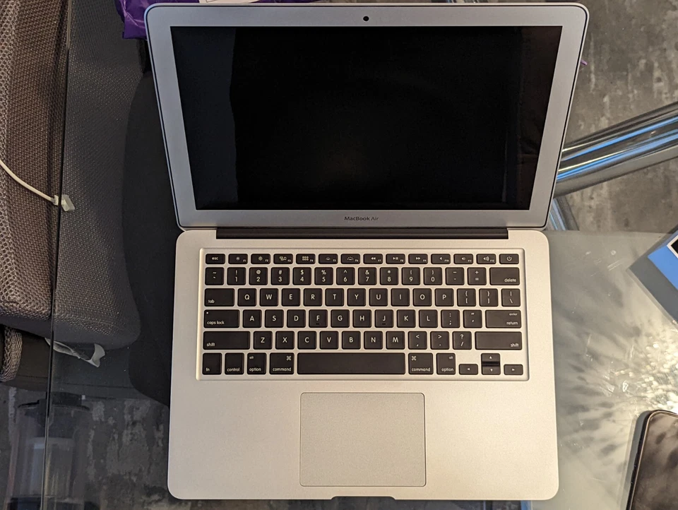 2017 Apple Macbook Air - 13" - i7 -2.2GHz RAM 8GB SSD 512GB Silver Z0UU3LL/A - Image 3 of 4