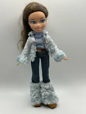 Vintage Bratz Yasmin Wintertime Wonderland Doll Silver Jacket Furry Boots MGA