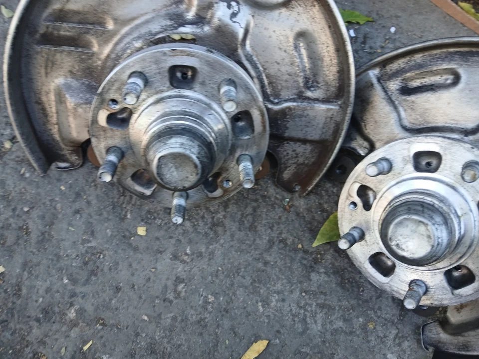 MAZDA RX7 HUSILLOS/BUJES DELANTEROS 5 TACOS 1988 Foto 4 de 4