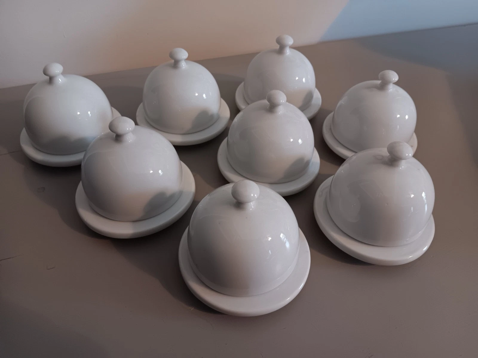 Butter Dish Domed Lid Butter Cliche Set Of 8 White Ceramic EUC
Opens in a new window or tab