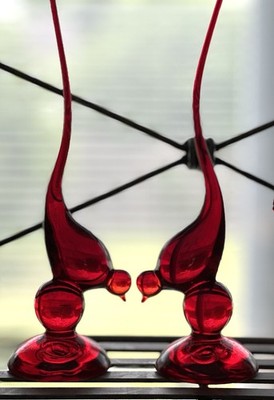 2 RUBY RED Vintage Viking Glass Epic Long Tail Birds MCM Bird Pair