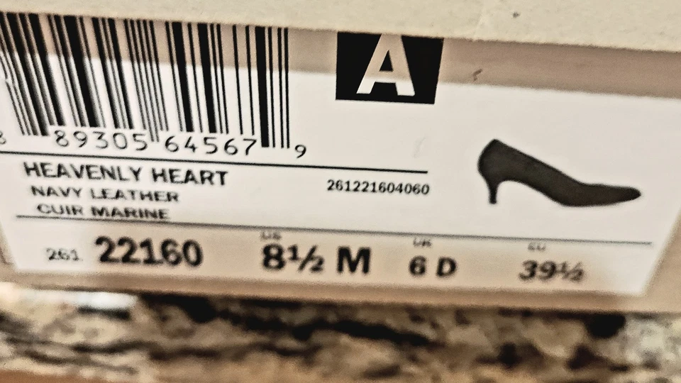 Clarks Womens Heavenly Heart Pump Size 8-1/2 M - Navy - EU size 39-1/2 - Image 4 of 4