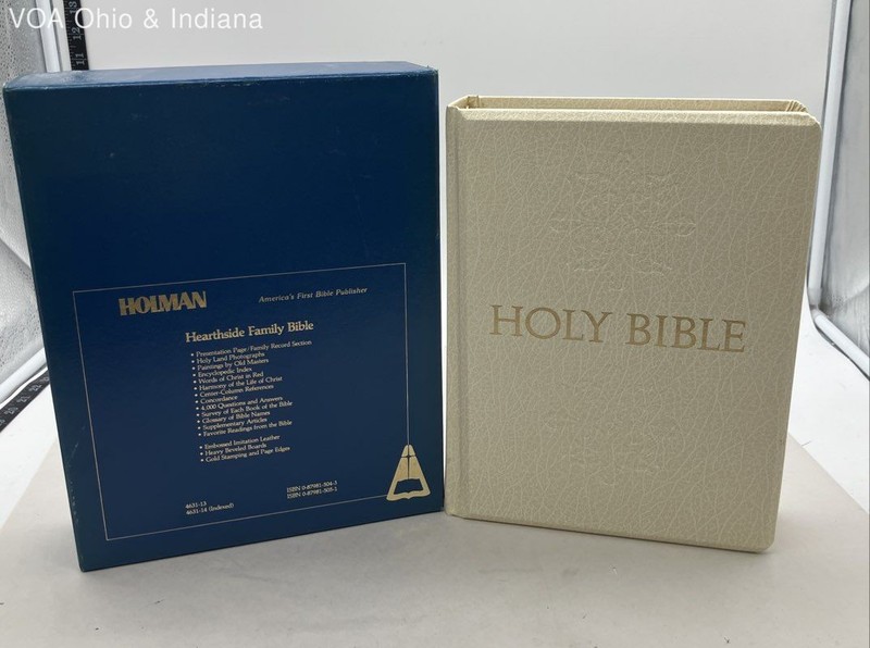 Holman Hearthside Family Bible White Imitation Leather Gold Edged With Box