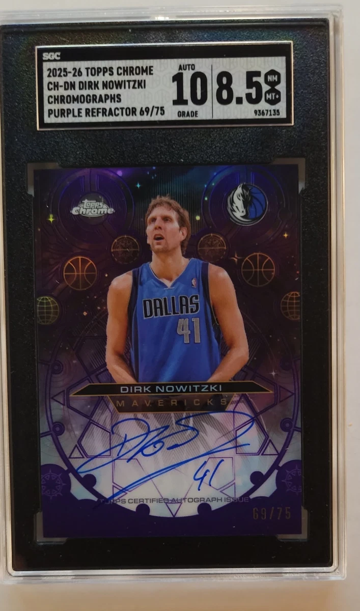 Topps Dirk Nowitzki Basketball Autographed Sports Trading Cards