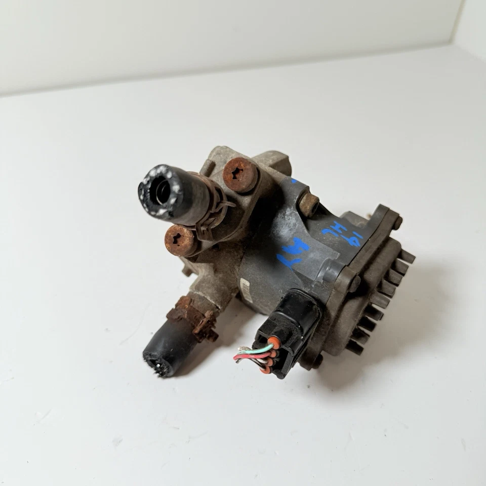 2014 TOYOTA HIGHLANDER HYBRID OIL COOLER PUMP & MOTOR OEM - Image 4 of 4