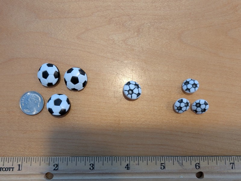 Buttons - Soccer Balls - 7 Total (3 Sizes)