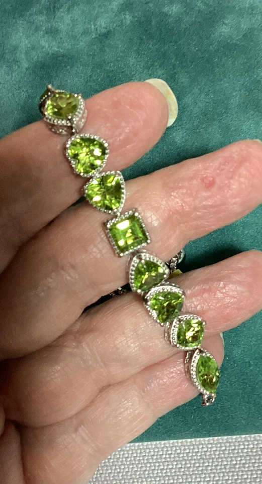 Peridot Sterling Silver Adjustable Slide Bracelet (10.40 CT’s.) - Image 3 of 4