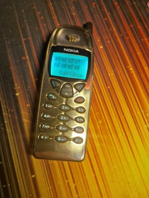 Lot De 6 Téléphones Portables Vintage Nokia - 6110 / 3210 / 3310 / 3410 (Pour Pièces)