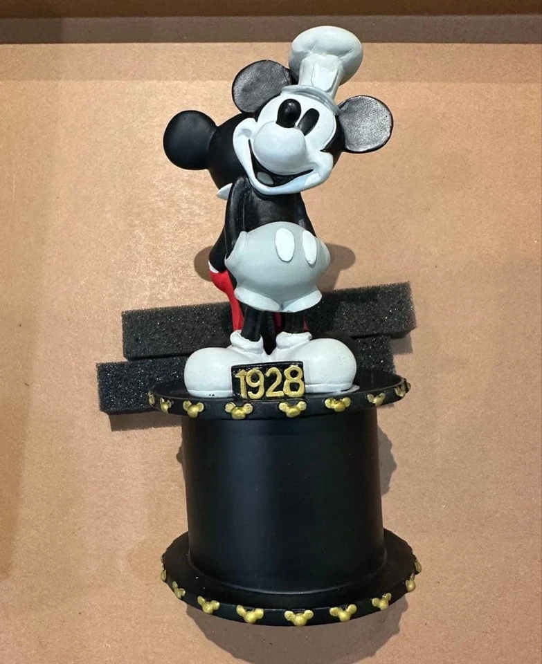 Figurine Mickey Disney 70th Anniversary édition limitée 1818/3000 de collection - Photo 3/4