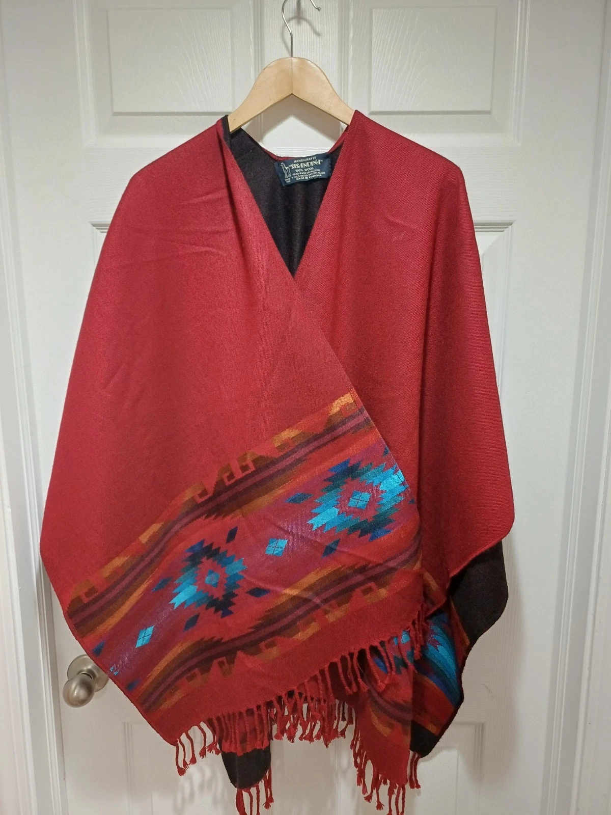SISANDIA Aztec Pattern poncho 100% wool Ecuador One Size Red Blue Handcrafted