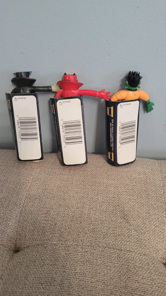 Vintage 1990s Amscan Bendable Halloween Monsters Set of 3 – Dracula, Devil &... - Image 3 of 4