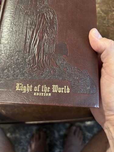 Vintage 1954 Catholic Edition Red Leather LIGHT OF THE WORLD EDITION Holy Bible - Foto 3 di 8