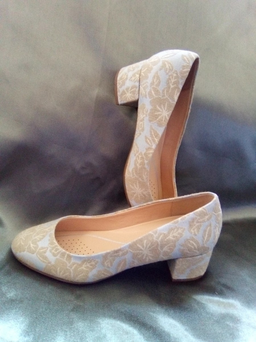 Easy Spirit Ailene Light Blue and Sand Floral Tapestry Heels Shoes