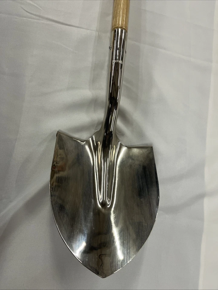 Pala Ceremonial Truper 33127 Tru Pro Cromo Pulido, con Acero/Madera 27 Pulgadas Foto 3 de 4