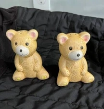 Vintage Artmark Bear Pair Salt and Pepper Shakers 1987 In Box