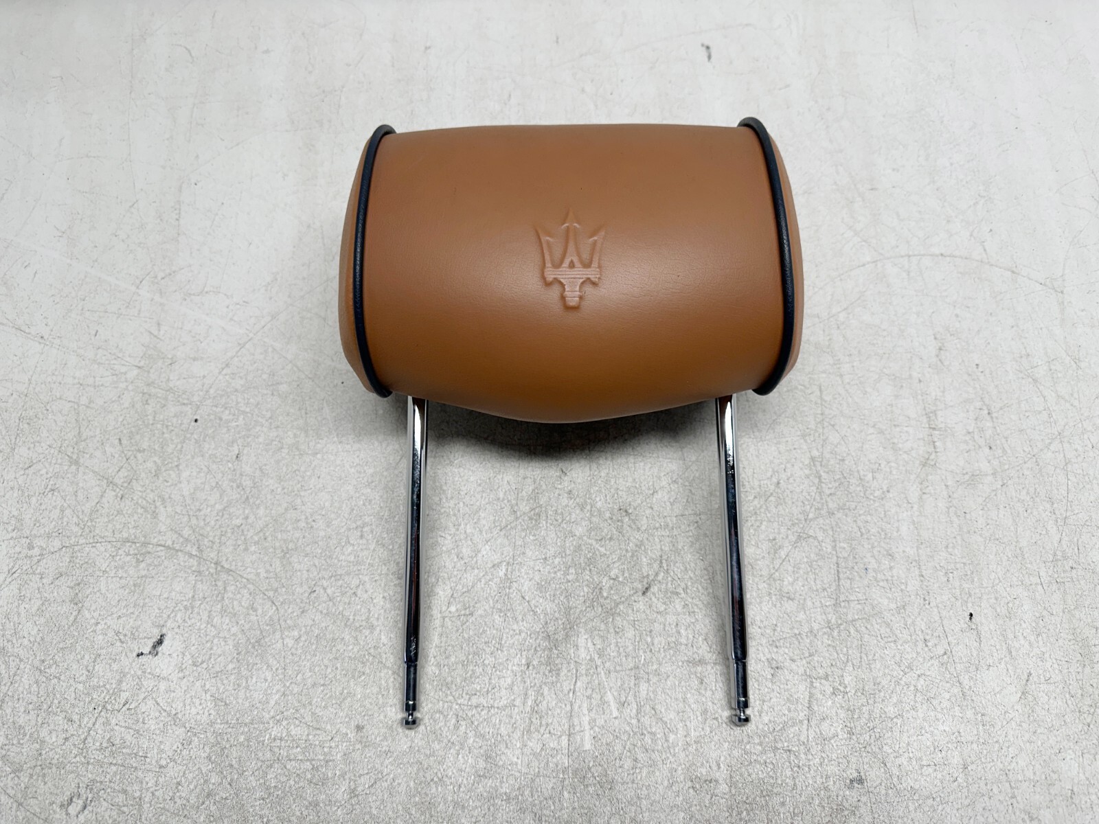 Maserati Quattroporte 2003-2012 FRONT+RIGHT Headrest