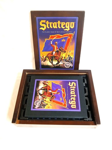 Stratego Vintage Game Collection Wooden Bookshelf Edition 2009 - Complete - Picture 3 of 13