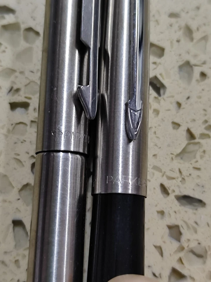 Juego de fuente y bolígrafo PARKER de acero plateado Inglaterra y Francia usado Foto 4 de 4