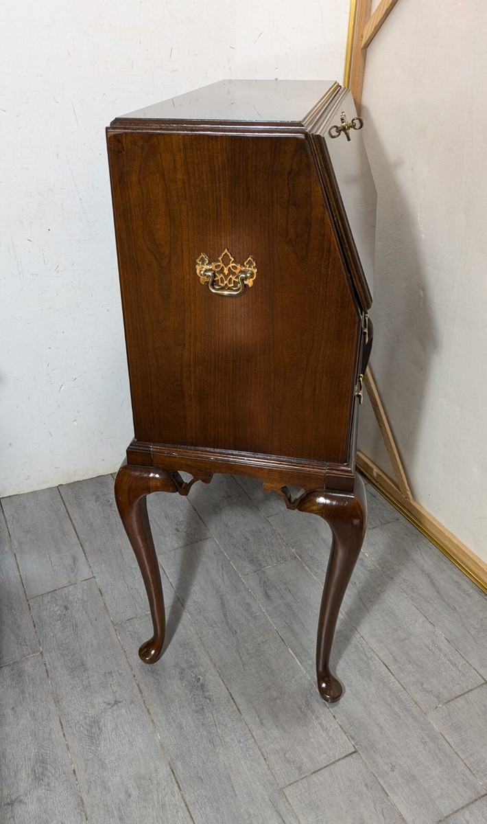 Vintage Thomasville Mahogany Wood Queen Anne Drop Front Secretary