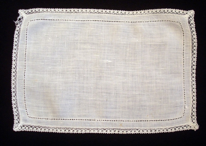 Baby handkerchief, vintage 1980 Brussels, Belgium handmade lace and tatting