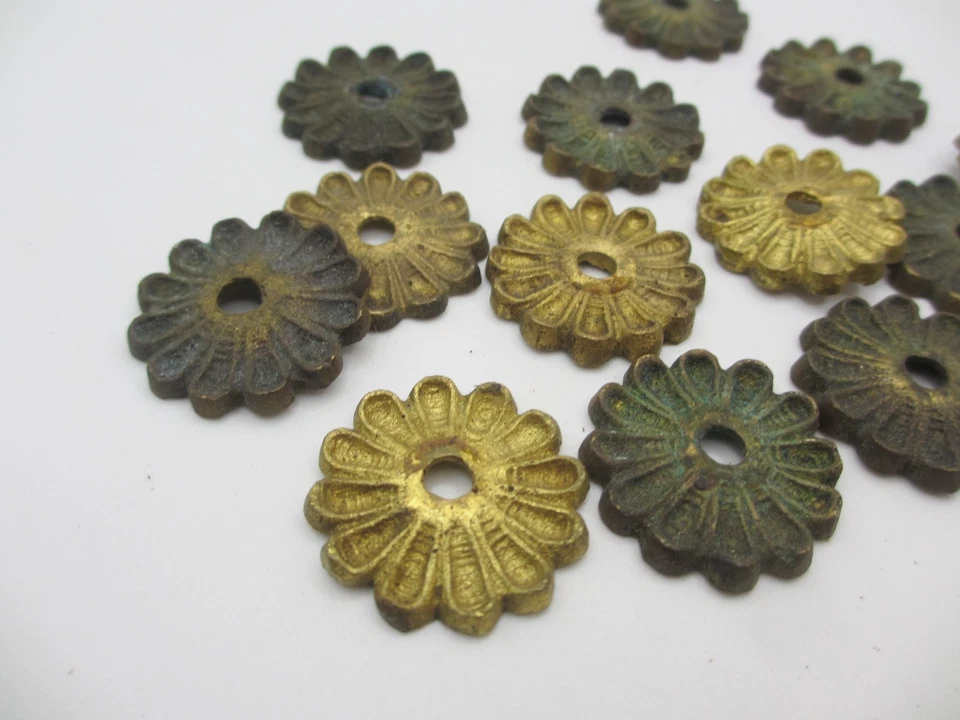 Victorian Brass Ormolu Furniture Hardware Mounts French Flowers Antique Gilt LOT - Image 3 of 4