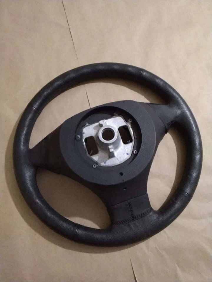 2004-2007 BMW 525I E60 VOLANTE DE MOTORISTA COM CONJUNTO DE INTERRUPTORES FABRICANTE DE EQUIPAMENTO ORIGINAL (11008818) - Imagem 4 de 4