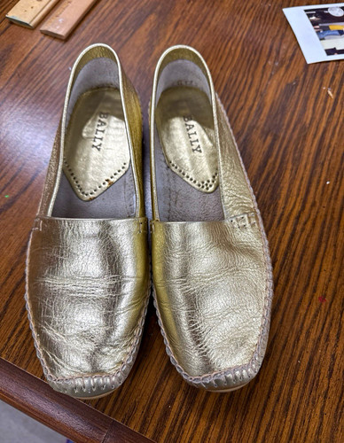 Bally Women’s Gold Metallic Leather Slip-On Loafer Flats Round Toe Size 5
