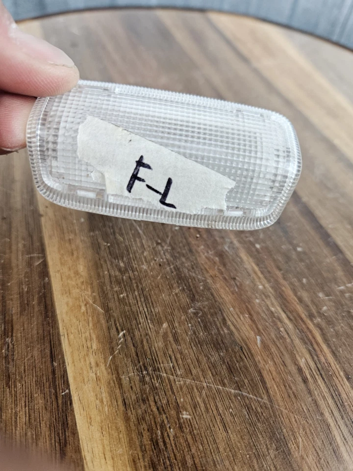 Lámpara de luz de cortesía para puerta interior delantera izquierda del lado del conductor Lexus GS300 1998-2005 Foto 2 de 4