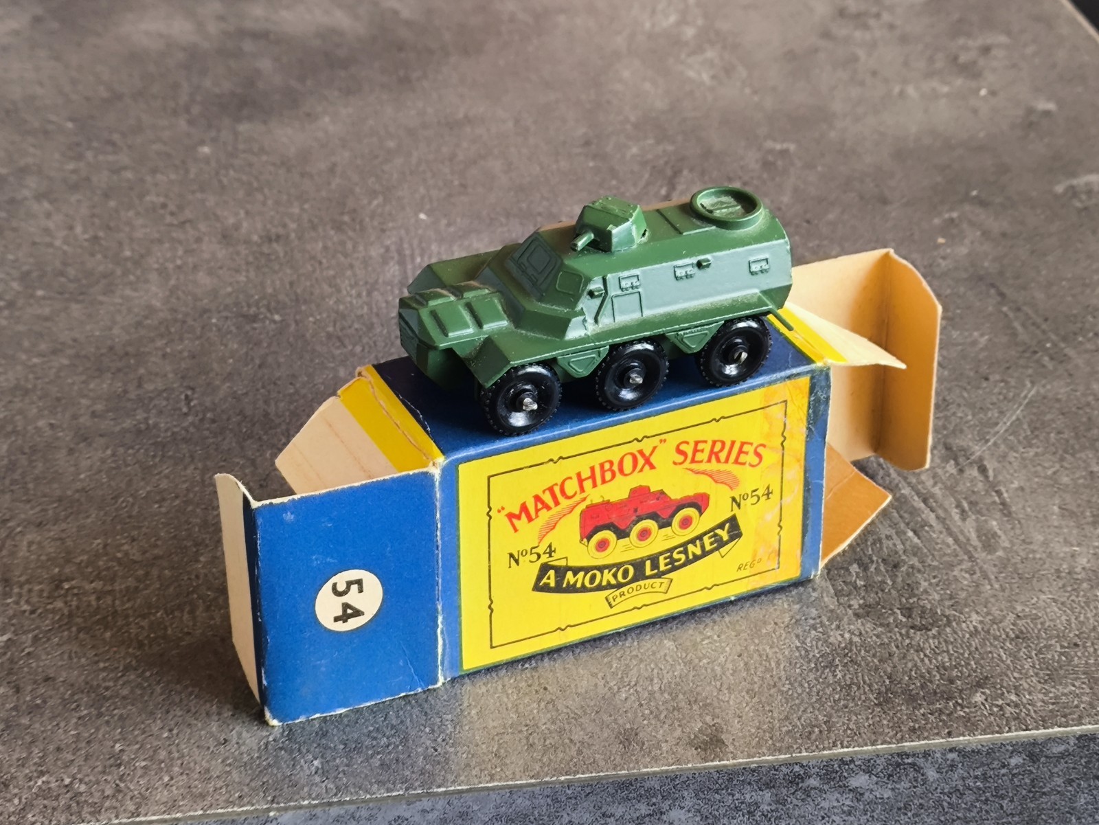 Matchbox 54a, Saracen Personnel Carrier - Free Price Guide & Review