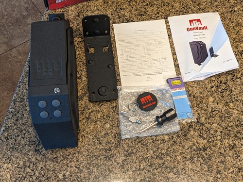 NEW GunVault SpeedVault SV500 Pistol Handgun Safe Keyed/Digital Keypad OPEN BOX - Picture 2 of 17