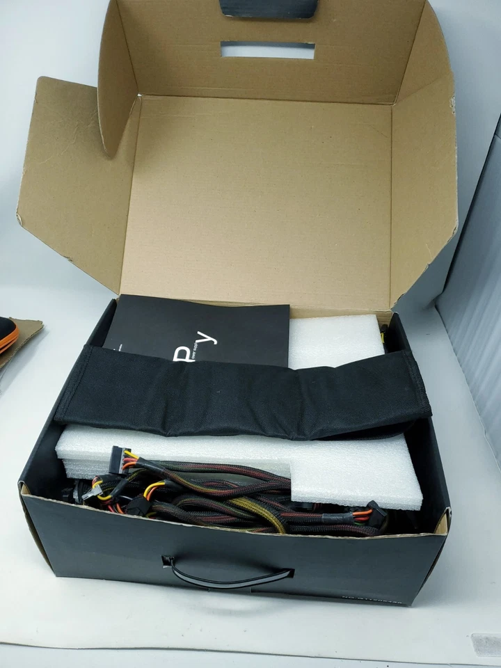 SilverStone ST1500 Strider Series 1500W 80 Plus Silver Box & Manual - Image 4 of 4