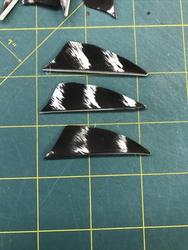2" Right Wing Shield Natural Barred Feather Fletching, 25Pk Archery 🇺🇸