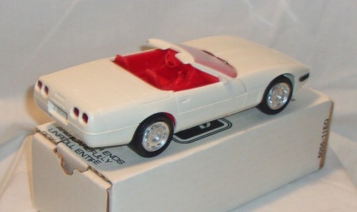 AMT ERTL DEALER PROMO MODEL CAR - CHEVROLET AMERICA CORVETTE CONVERTIBLE - Picture 4 of 5