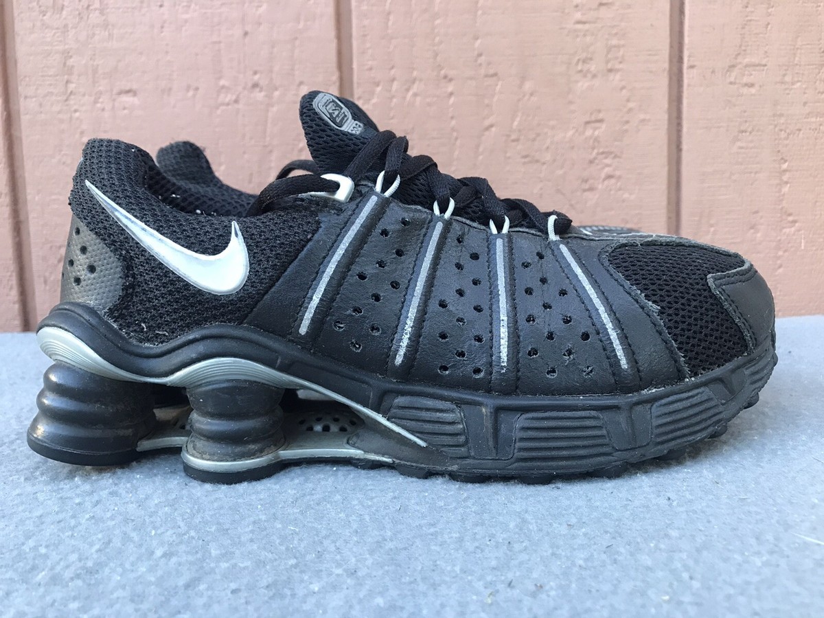 EUC RARE Nike Shox Cognescenti Cog Youth US 5.5Y Black Gray EUC RARE Nike Shox Cognescenti Cog Youth US 5.5Y Black Gray