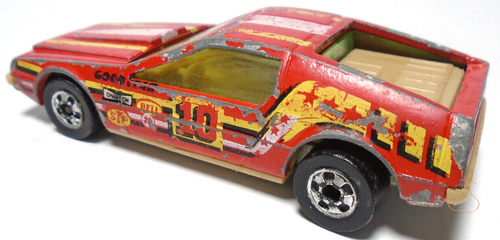 1979 HOT WHEELS DELOREAN #10 RED 1:64 DIECAST 2 3/4" RACE CAR W/ YELLOW & WHITE - Picture 3 of 6
