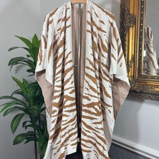 Chico  s Open Front Ruana   Tiger Stripe Print /One Size  Soft Comfortable