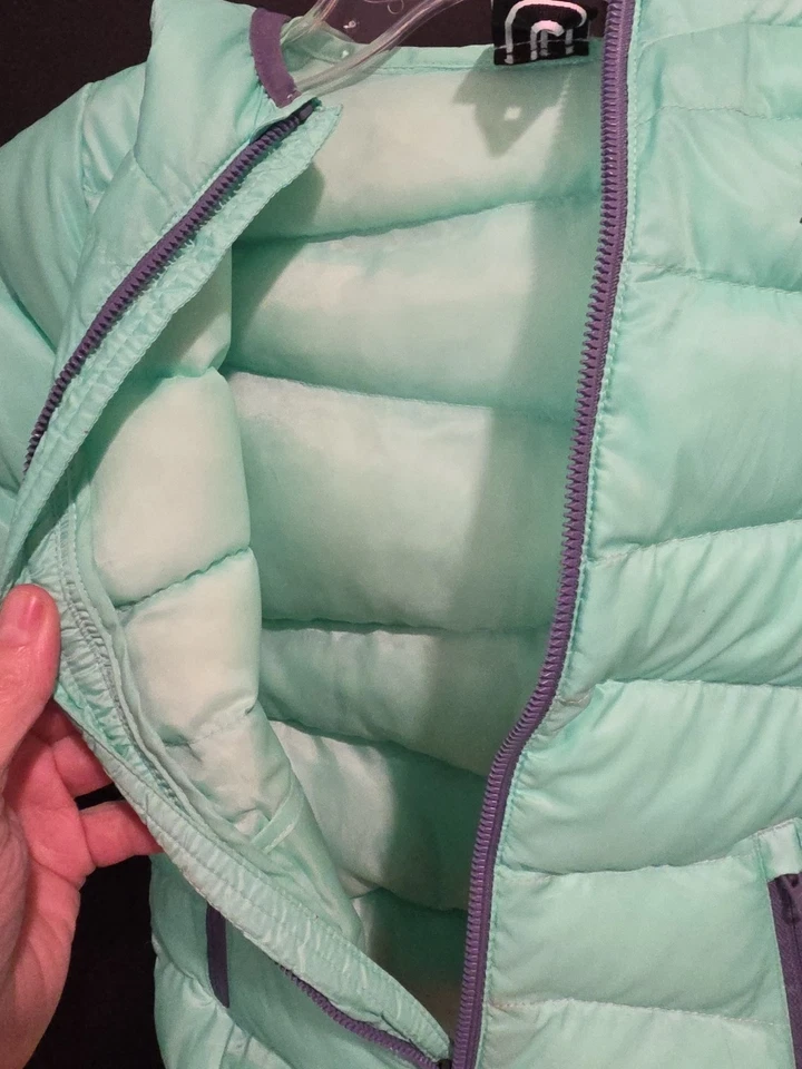 Underarmor Longsleeved Hooded Puffer Jacket Child Size 6 Unisex Light Green Zip - Image 4 of 4