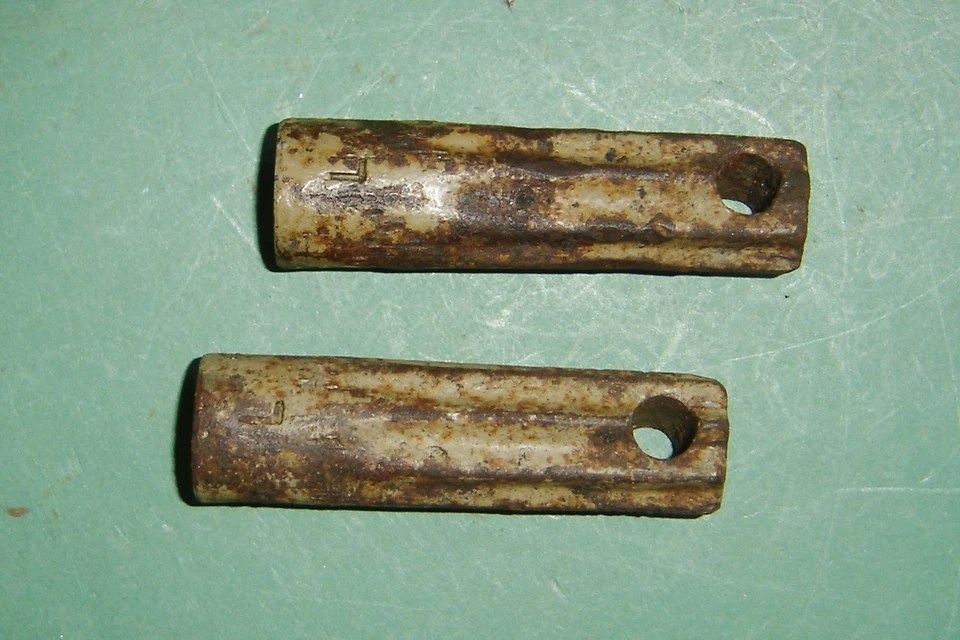 Zundapp KS 750 Raste zur Vorderradachse Achstummel für R+L front axle - Bild 2 von 4