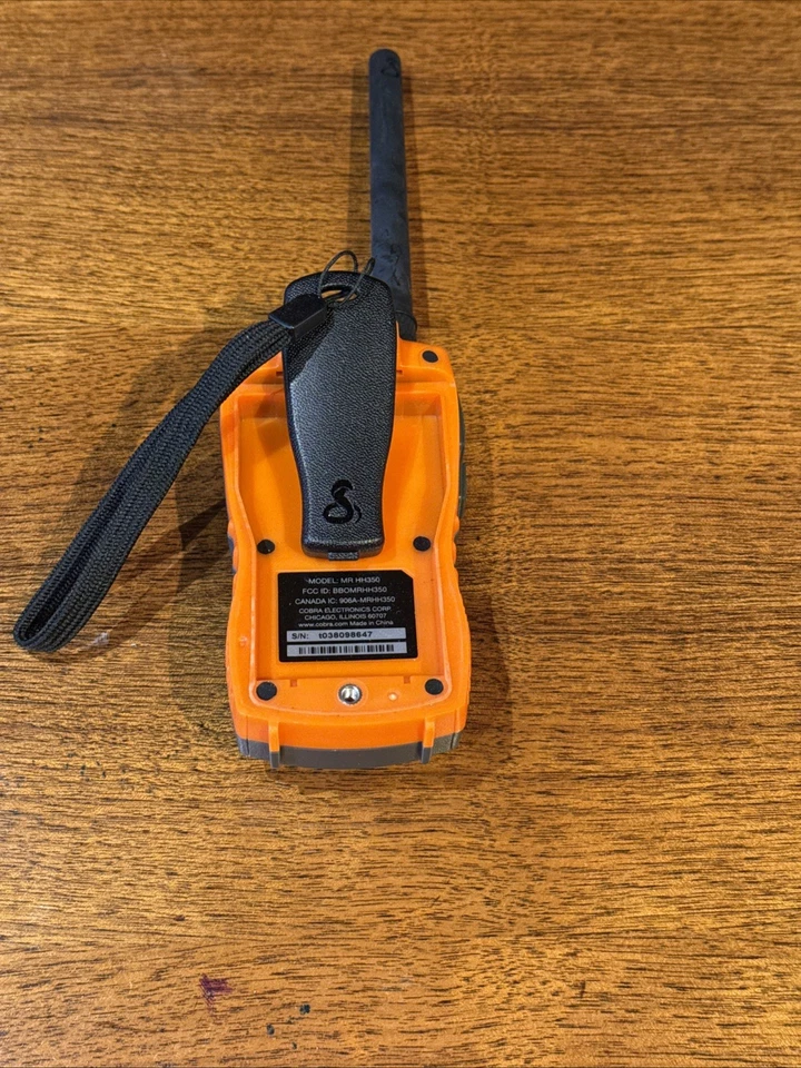 Cobra MR HH350 FLT 6 Watt Floating VHF Radio Grey Waterproof Handheld VHF Radio - Image 3 of 4