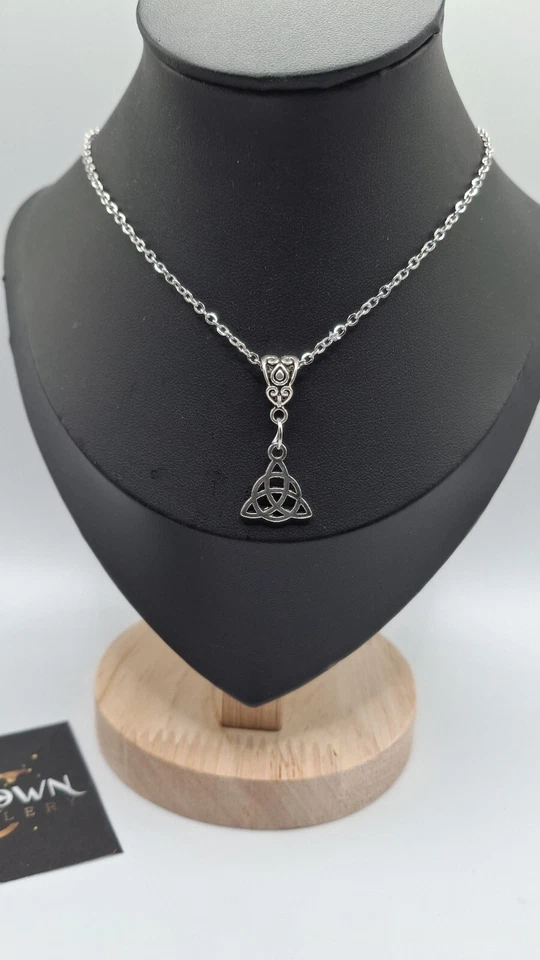 Irish Celtic Knot Pendant  18" Stainless Steel Chain Gift Wrapped  - Image 2 of 2