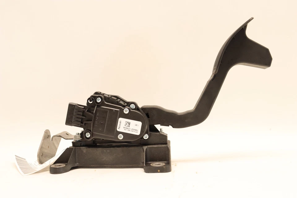 Nissan NV1500 NV2500 NV3500 2012-2021 acelerador de gasolina pedal OEM Foto 2 de 4