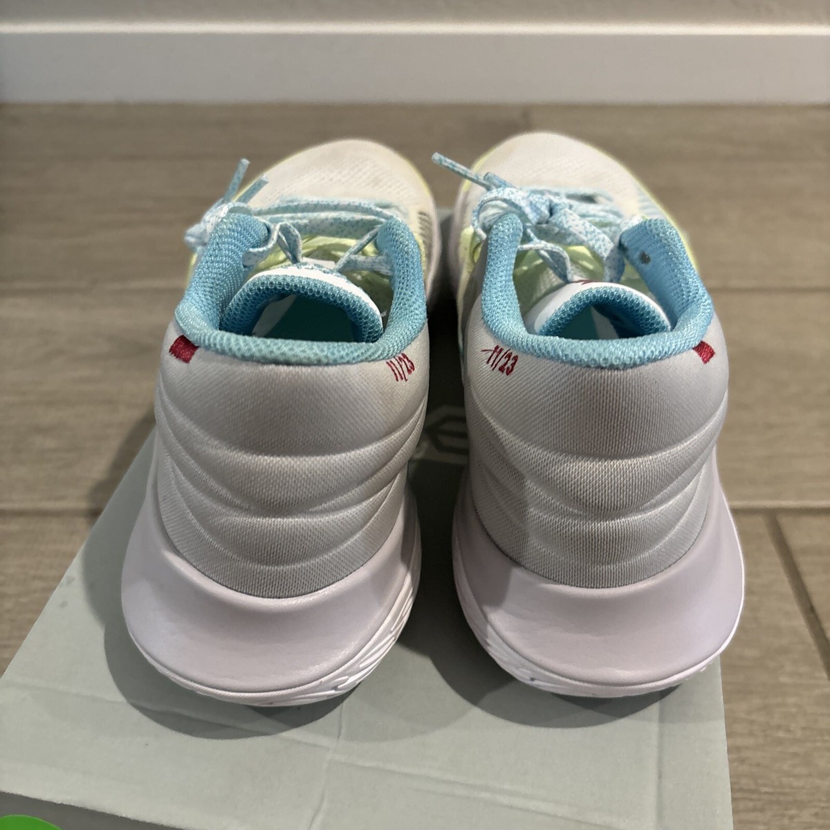 Mens Nike Kyrie Flytrap V CZ4100 102 White Blue Basketball