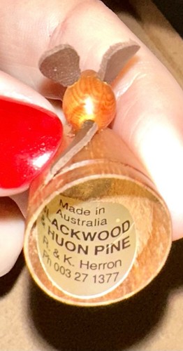 6274~Pair Of Thimbles Made In AUSTRALIA With BLACKWOOD & HUON PINE. One W/Mouse* - Bild 6 von 10