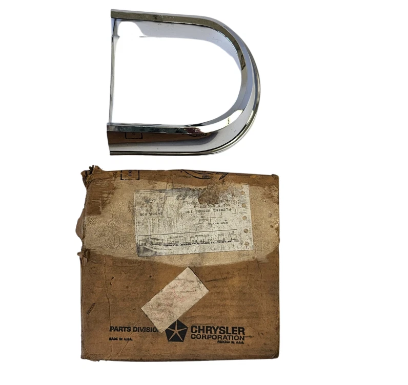 Dodge Dart 1966 pasajero luz trasera lateral bisel 2575506 nuevo en stock Foto 2 de 4