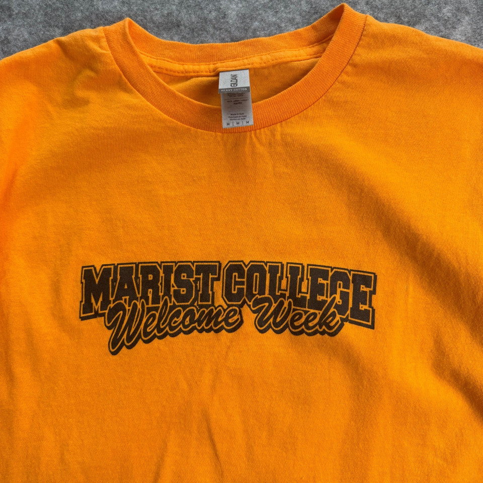 Gildan Size Medium Marist College Welcome Week T-Shirt Unisex Orange Tee