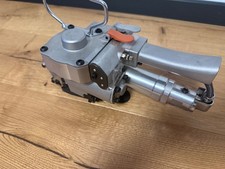 A19 Pneumatische Umreifungsmaschine: Integrierte Umreifungs- undSpannvorrichtung