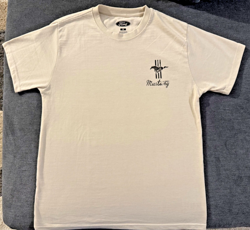 Men’s Size M Beige Ford Classic Mustang Official Licensed T-shirt