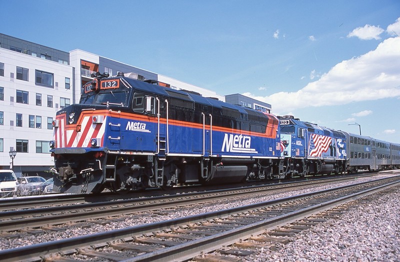 BN ORIGINAL SLIDE METX METRA F40PH-3 #132+120 W/TRAIN - ELMHURST IL 2026