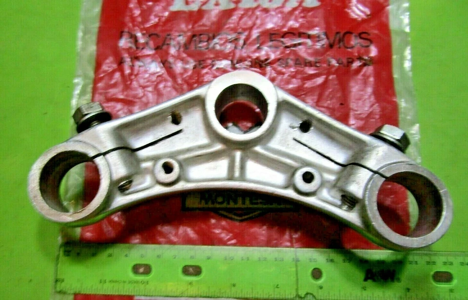 Suporte triplo Montesa Enduro 125 L árvore superior p/n 2630.010 48M 1977-1980 - Imagem 2 de 4
